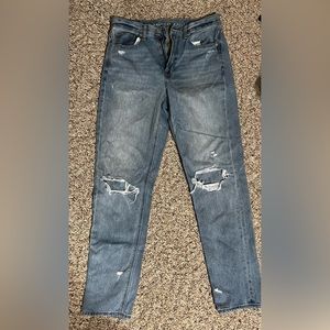 AMERICAN EAGLE MOM JEAN, size 6 long